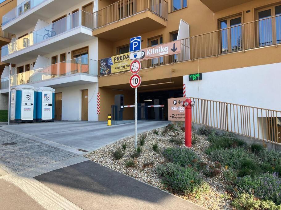 Komfortny Apartman A407 V Centre Nr, Bez Kuchyne, Parkovisko Zdarma Nitra Ngoại thất bức ảnh
